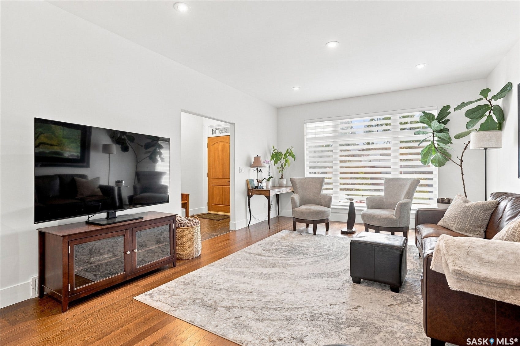 1019A 10TH Street E, Saskatoon SK S7H 0H8