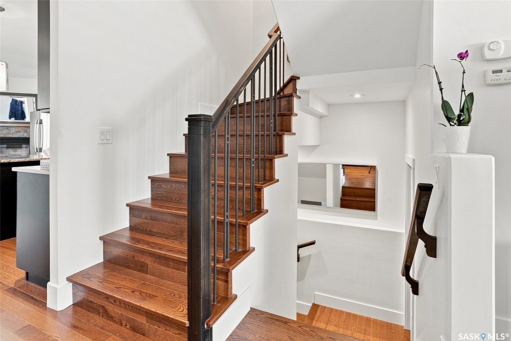 1019A 10TH Street E, Saskatoon SK S7H 0H8