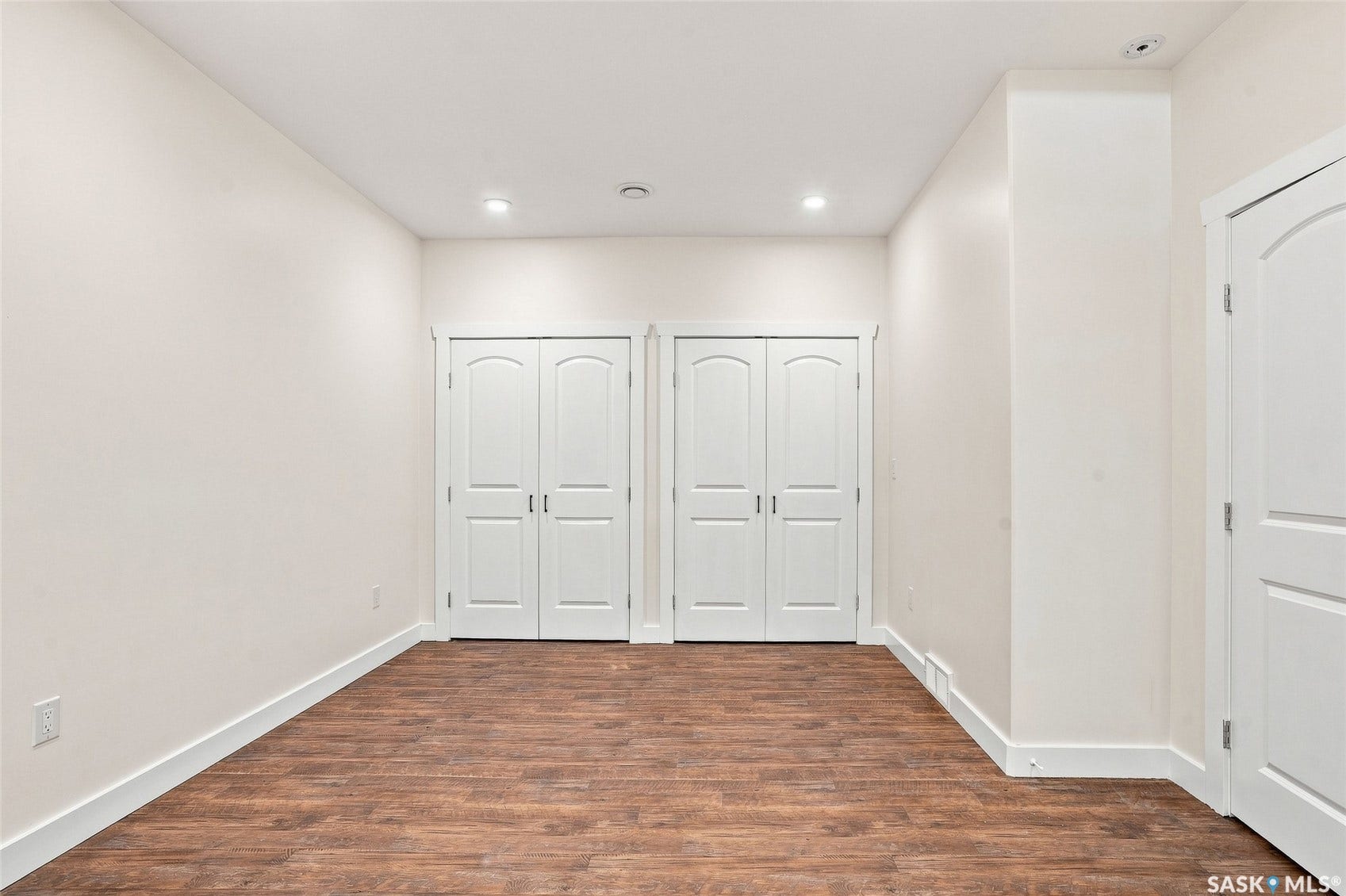 1019A 10TH Street E, Saskatoon SK S7H 0H8