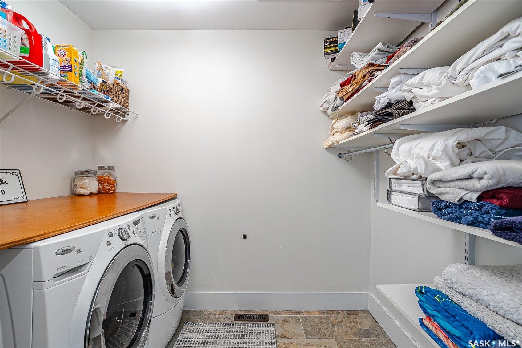 1019A 10TH Street E, Saskatoon SK S7H 0H8