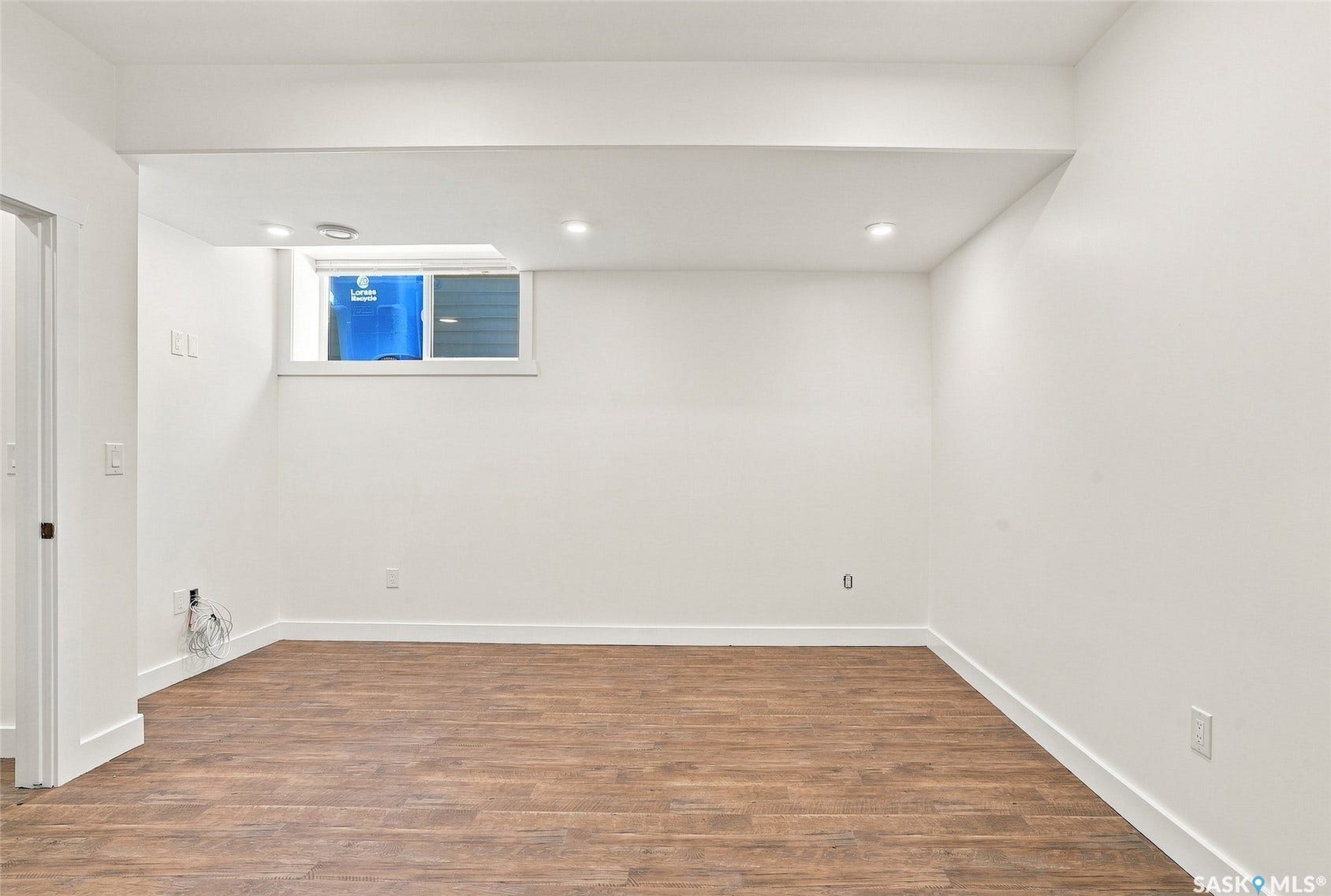 1019A 10TH Street E, Saskatoon SK S7H 0H8