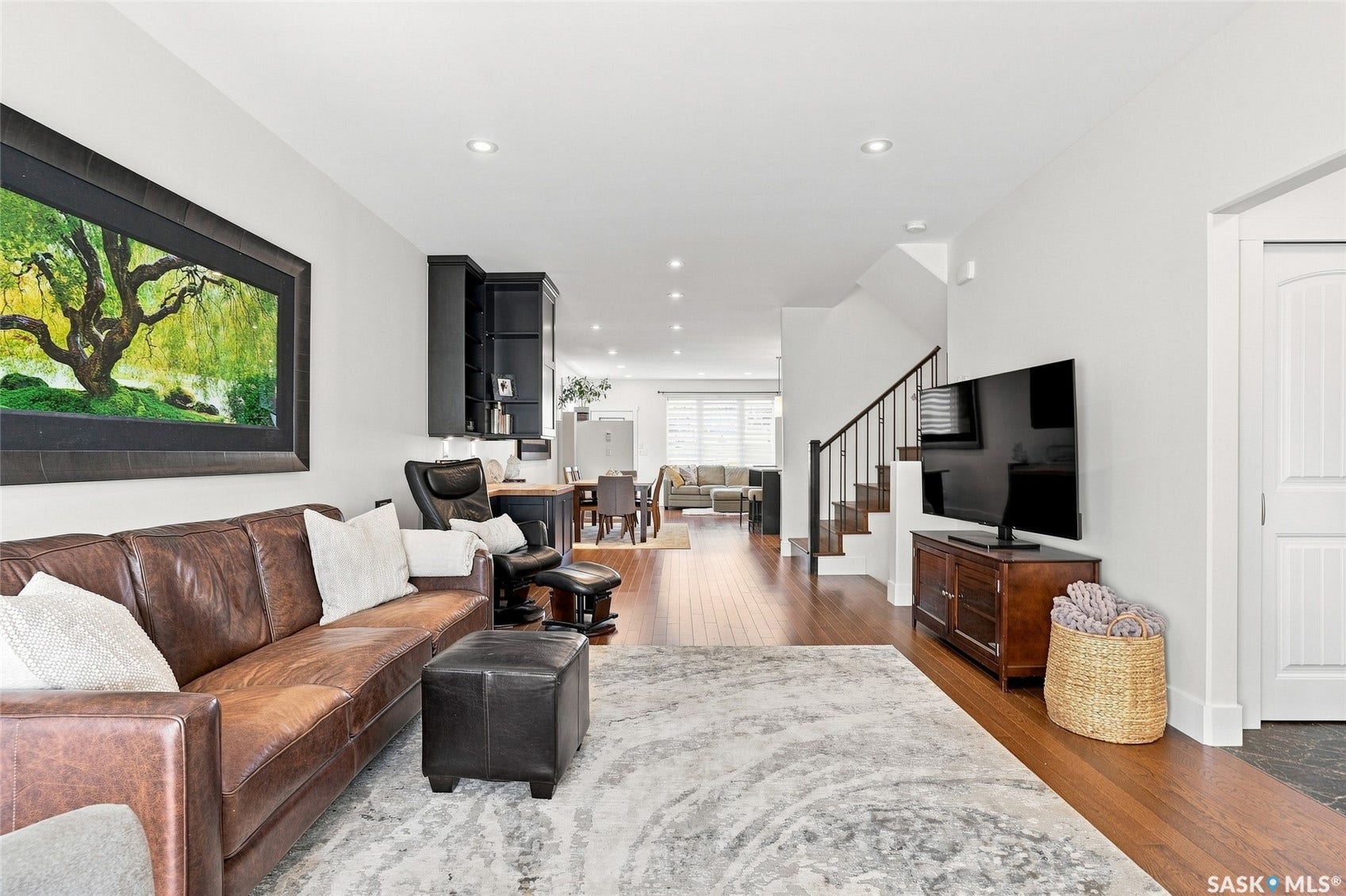 1019A 10TH Street E, Saskatoon SK S7H 0H8