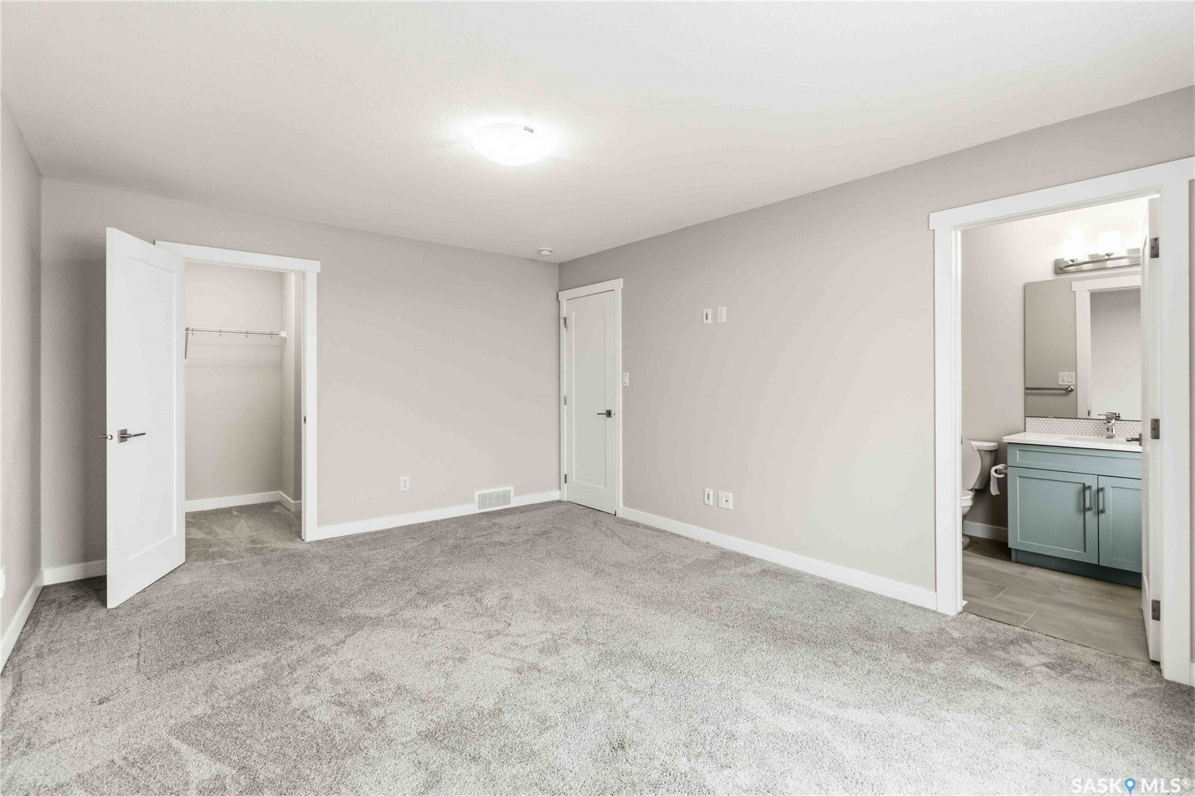 422 Myles Heidt Manor, Saskatoon SK S7W 1J1