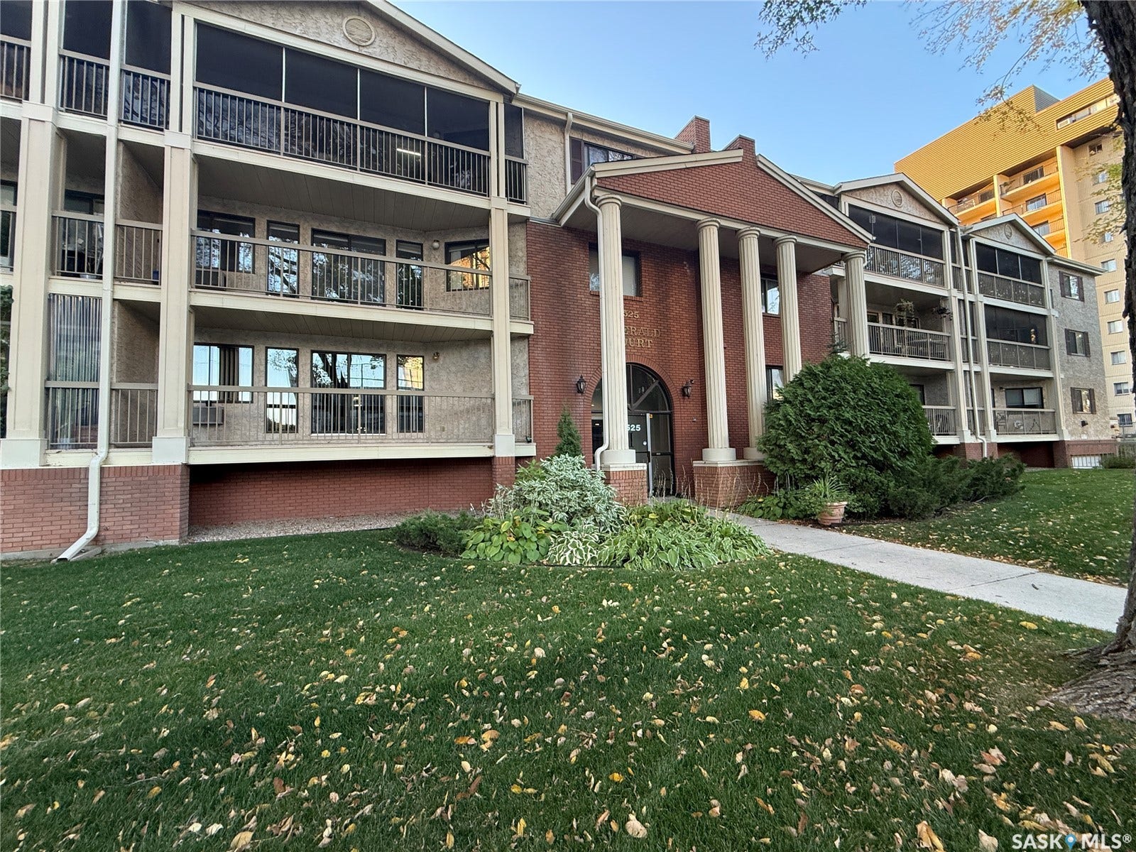 525 5th Avenue N, #305, Saskatoon SK S7K 2R1