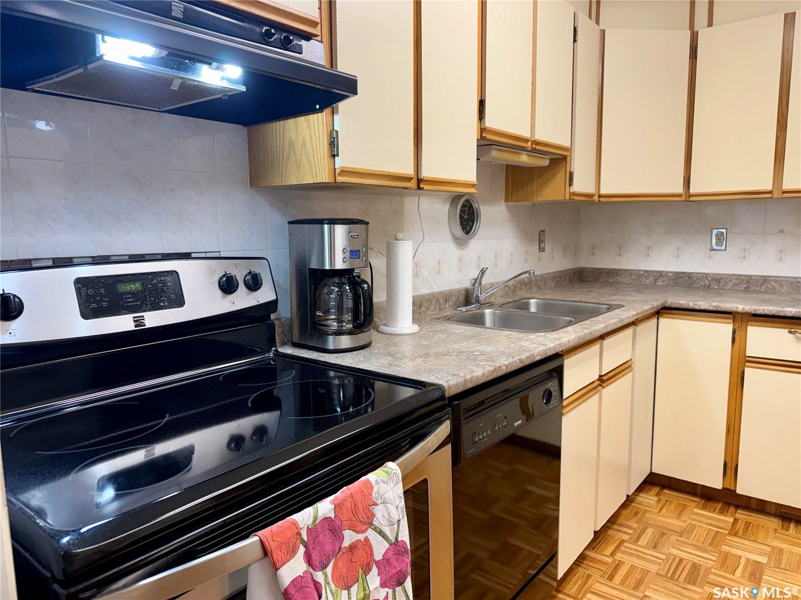 525 5th Avenue N, #305, Saskatoon SK S7K 2R1