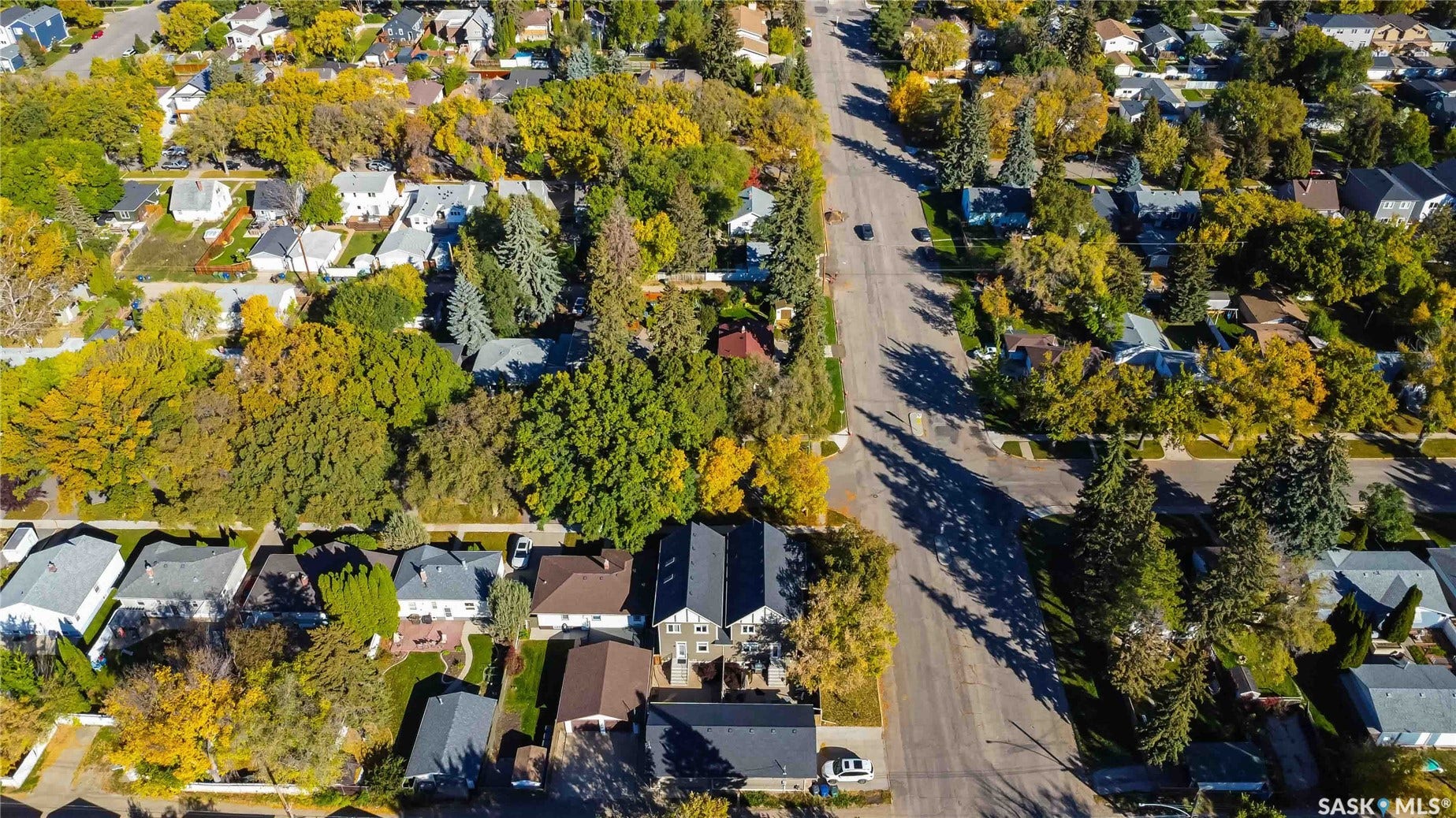 738 4th Street E, Saskatoon SK S7H 1K2
