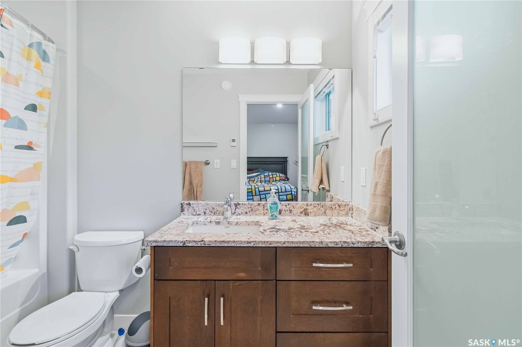 738 4th Street E, Saskatoon SK S7H 1K2