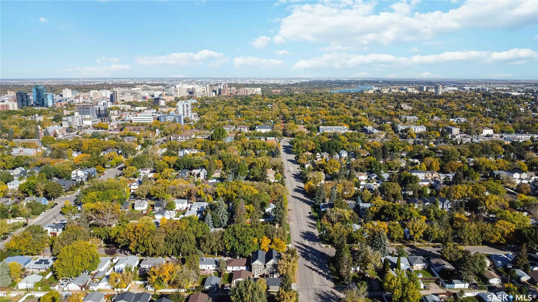 738 4th Street E, Saskatoon SK S7H 1K2