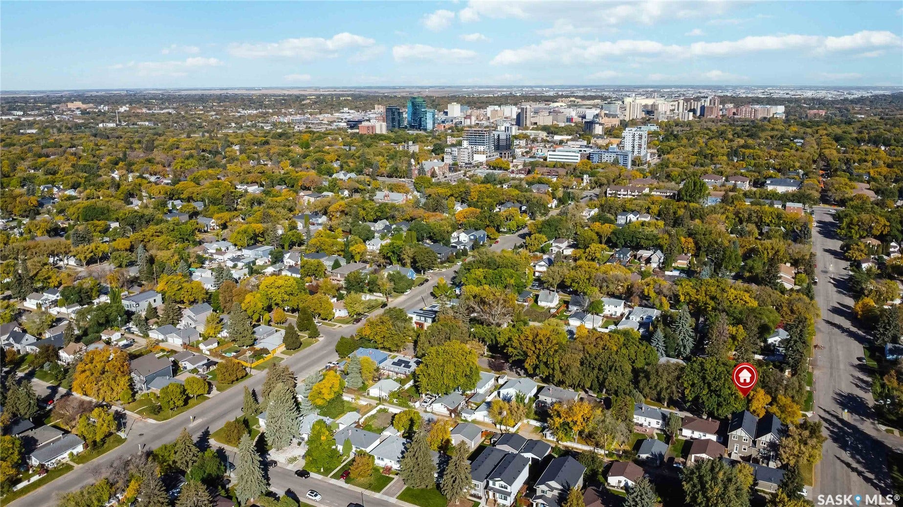 738 4th Street E, Saskatoon SK S7H 1K2