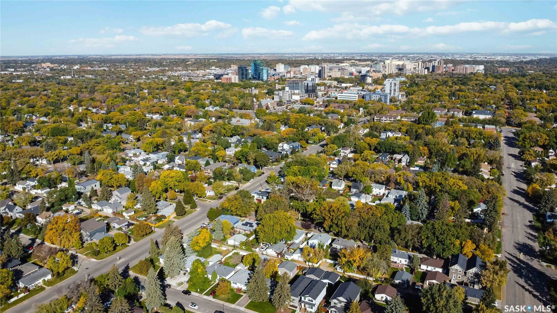 738 4th Street E, Saskatoon SK S7H 1K2