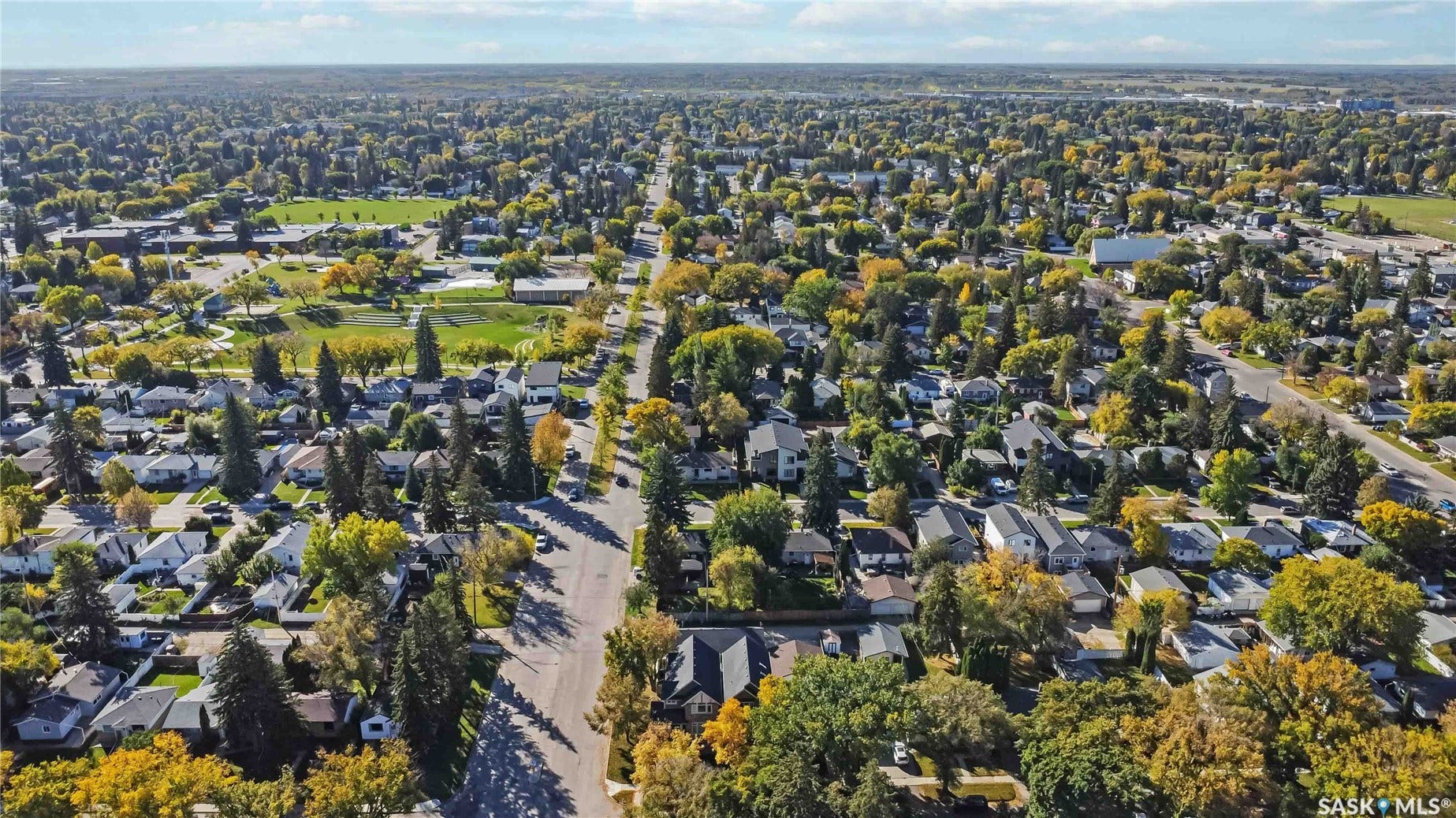738 4th Street E, Saskatoon SK S7H 1K2