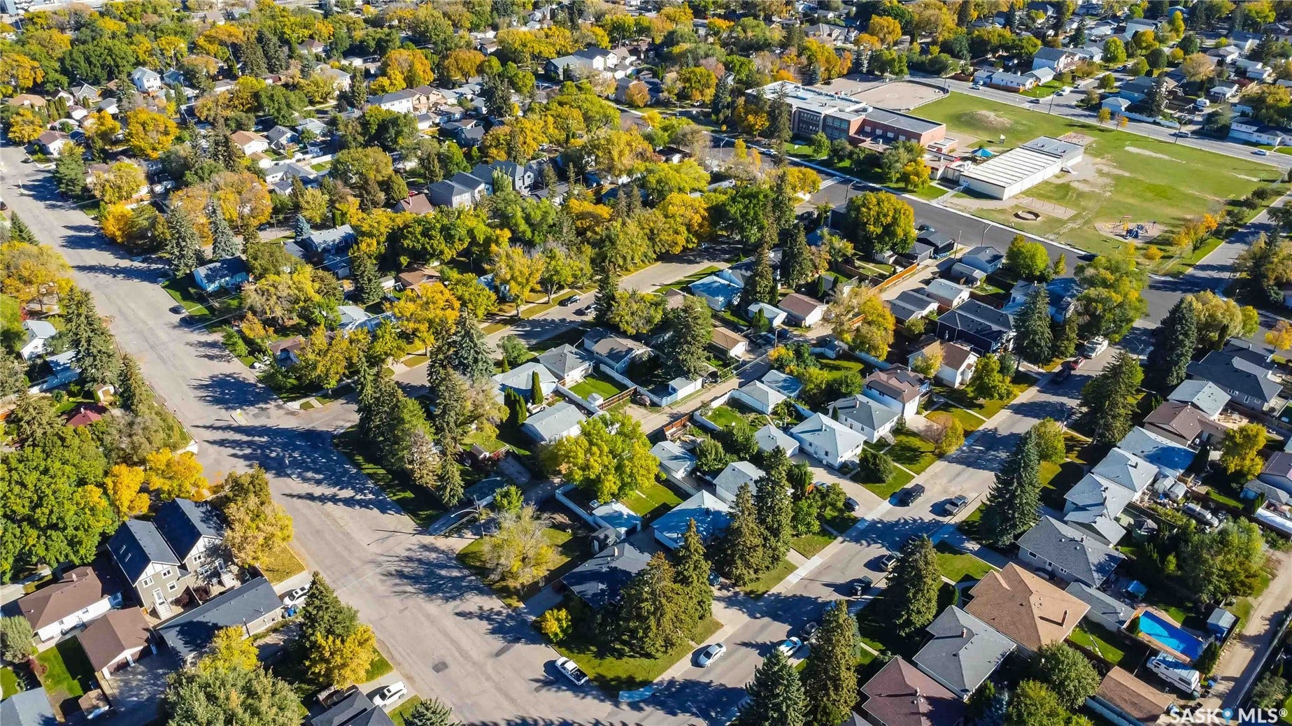 738 4th Street E, Saskatoon SK S7H 1K2
