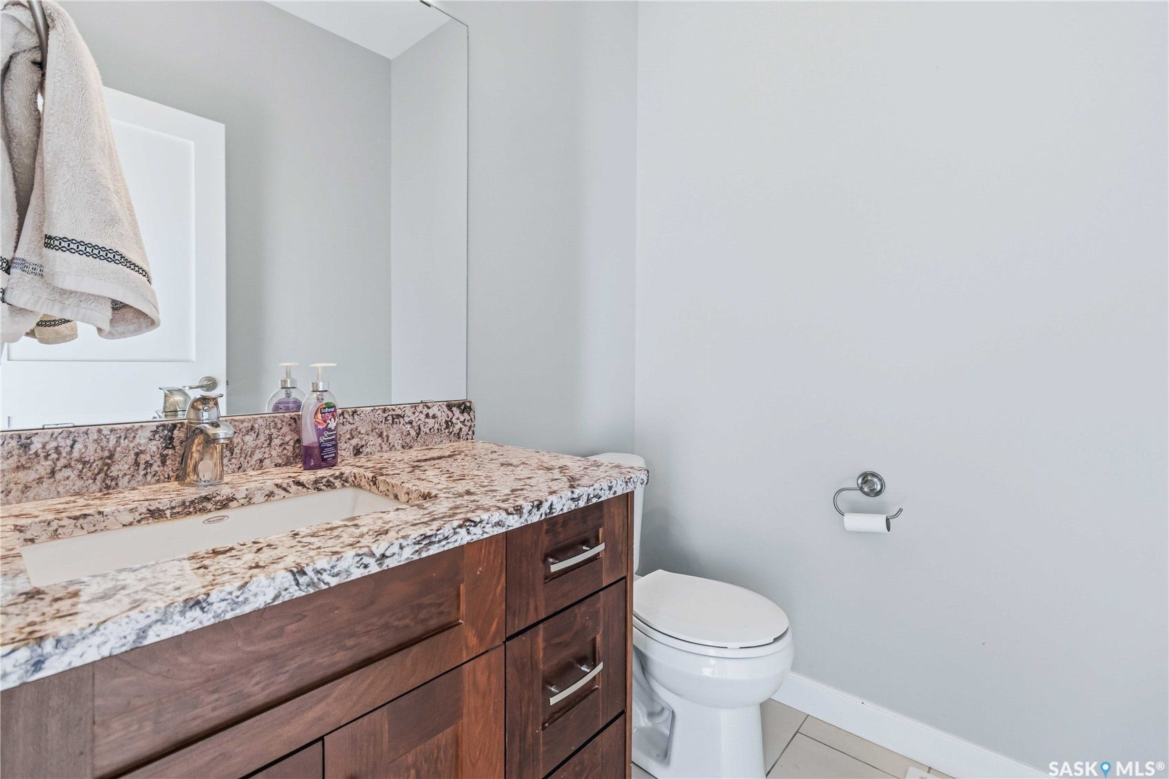 738 4th Street E, Saskatoon SK S7H 1K2