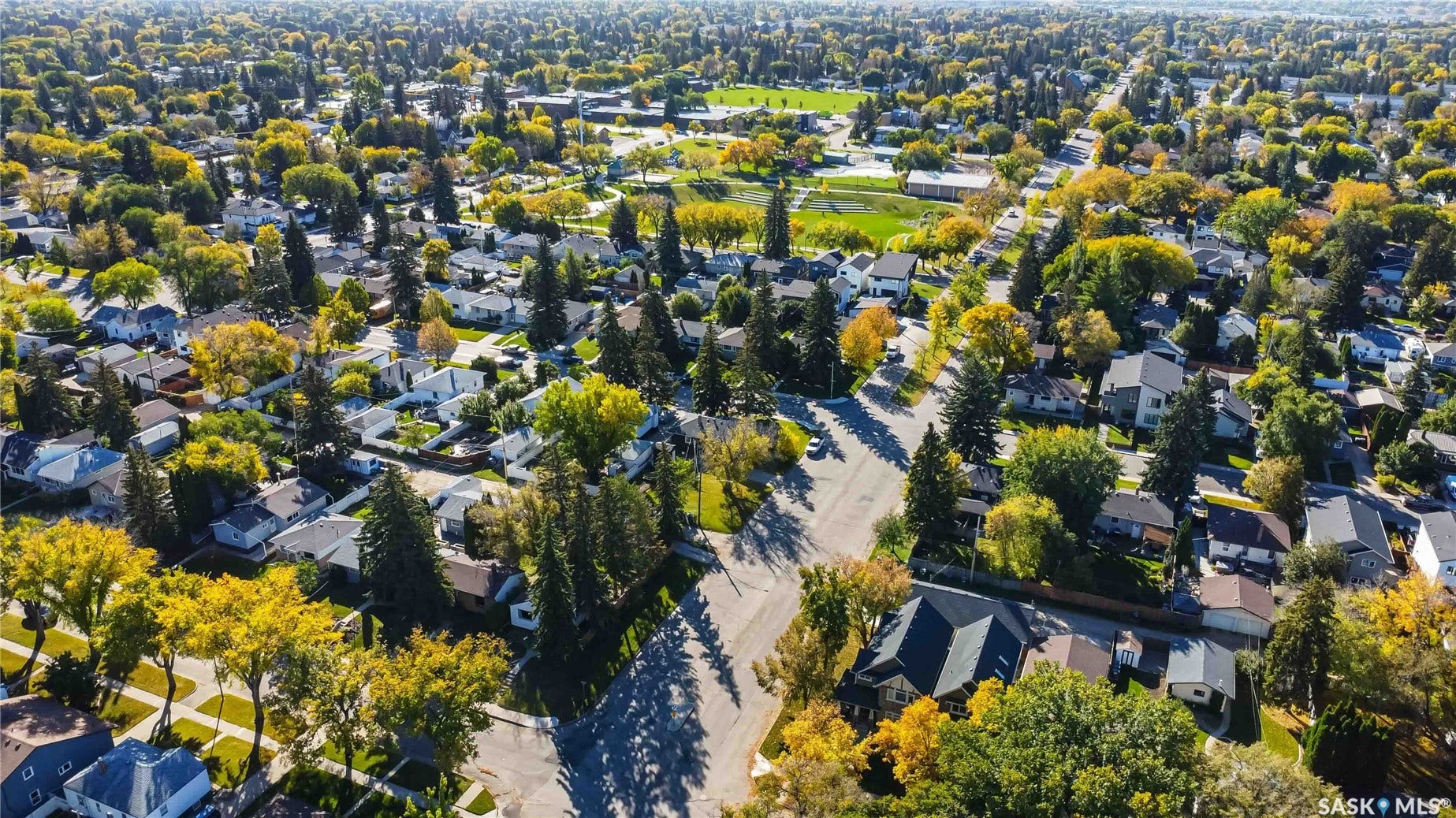 738 4th Street E, Saskatoon SK S7H 1K2