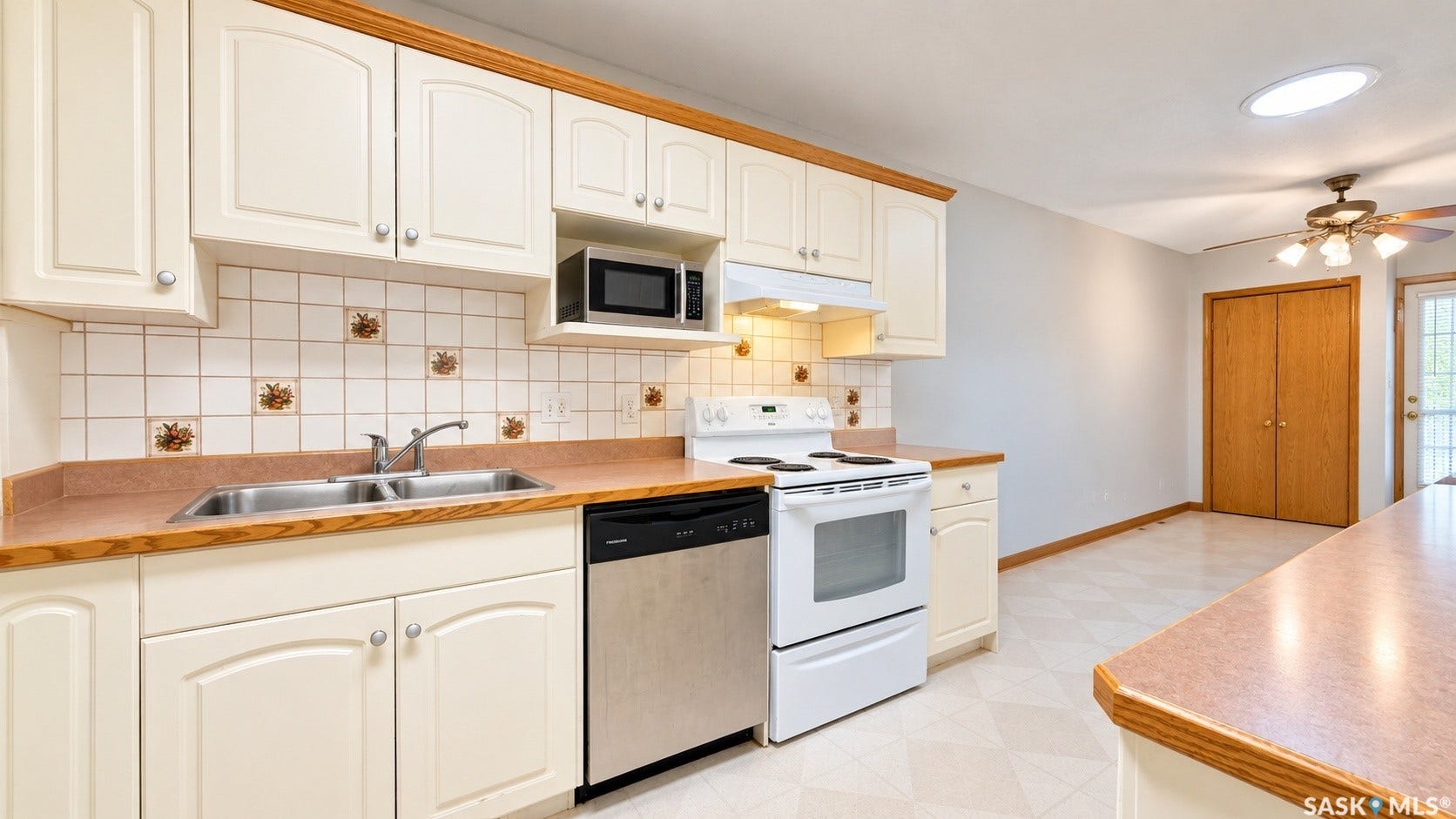 717 31st Street W, Saskatoon SK S7L 0R5
