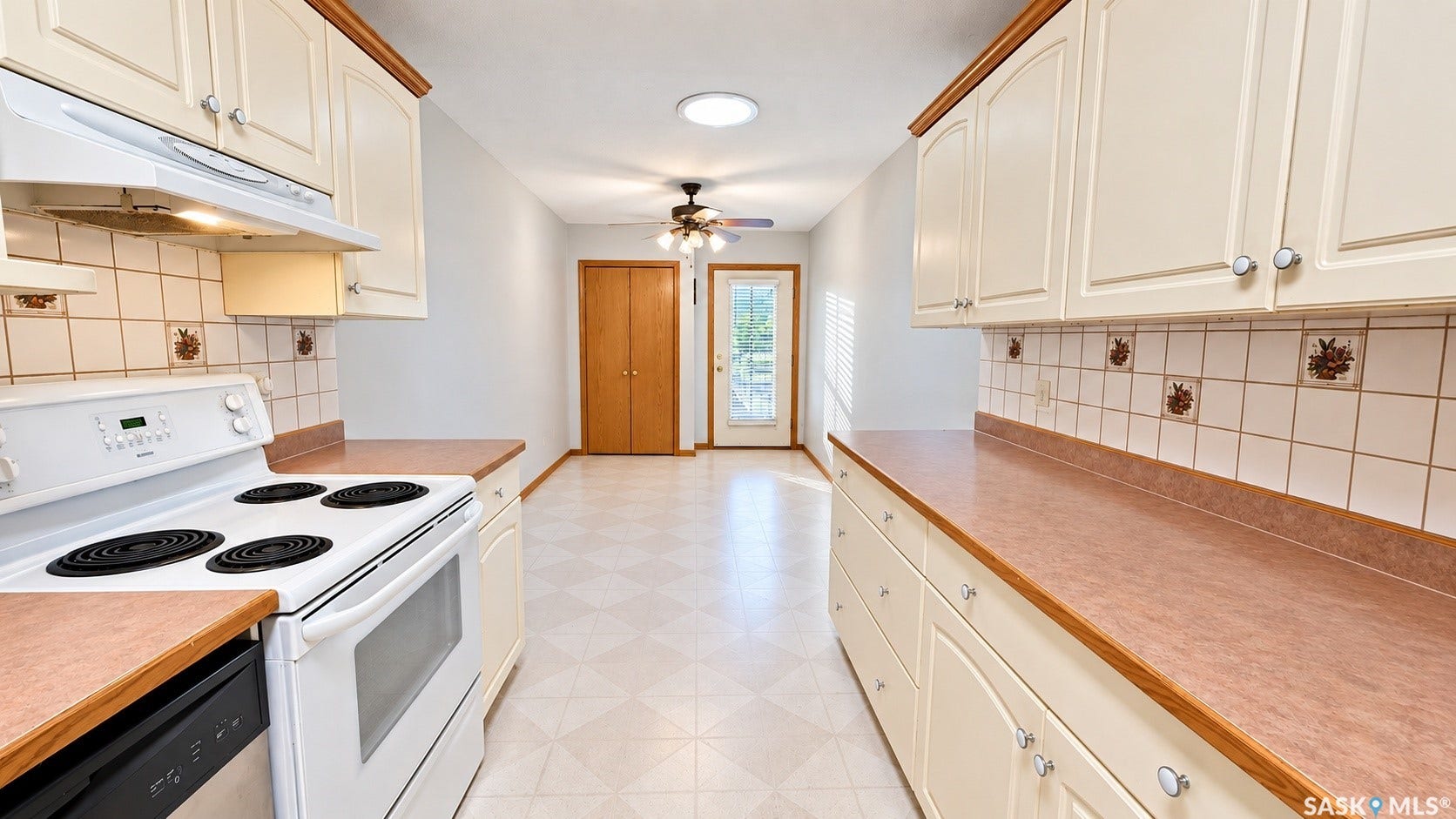 717 31st Street W, Saskatoon SK S7L 0R5