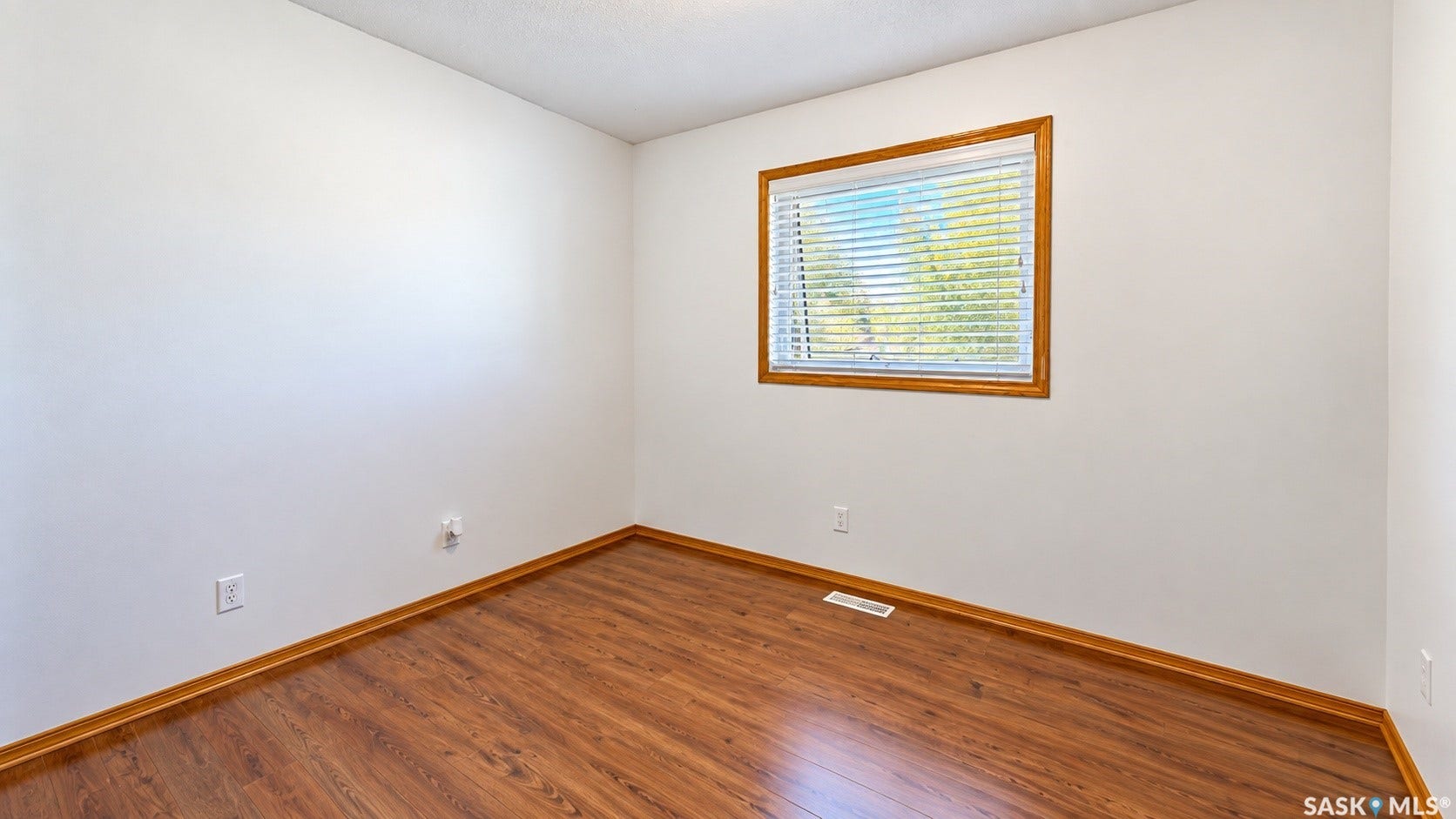 717 31st Street W, Saskatoon SK S7L 0R5