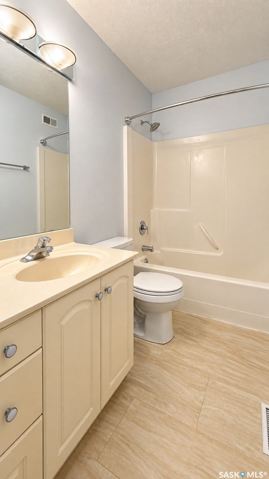 717 31st Street W, Saskatoon SK S7L 0R5