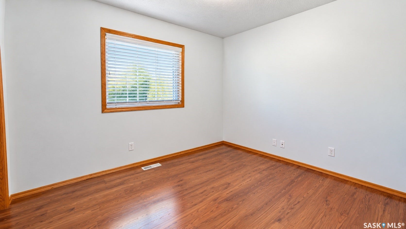 717 31st Street W, Saskatoon SK S7L 0R5