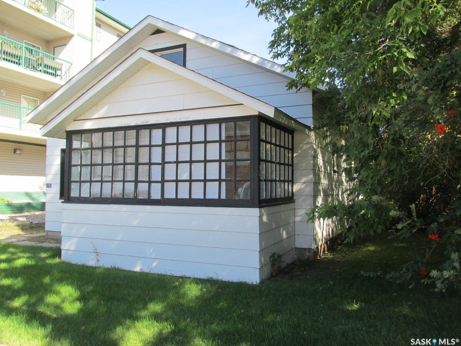 221 1st Street E, Nipawin SK S0E 1E0