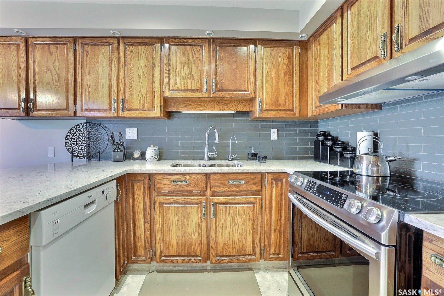 338 Avon Drive, Regina SK S4V 1L8
