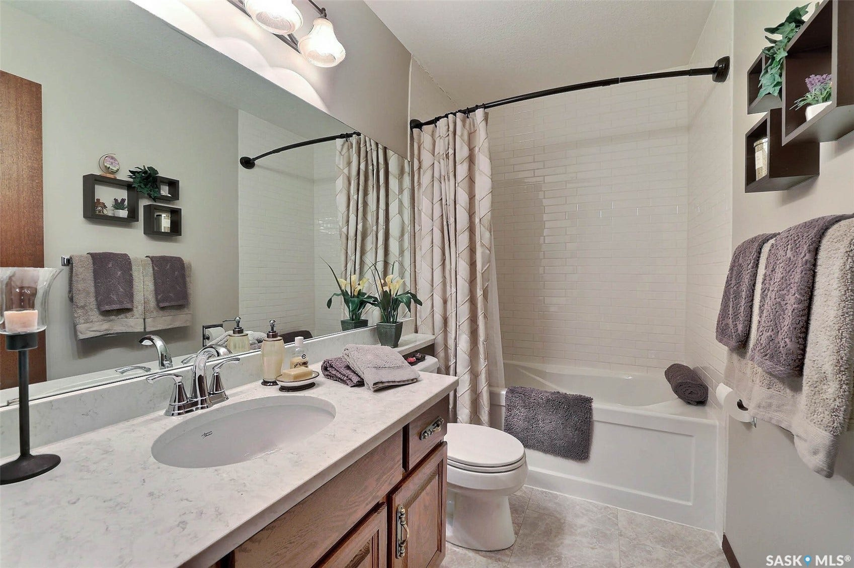338 Avon Drive, Regina SK S4V 1L8