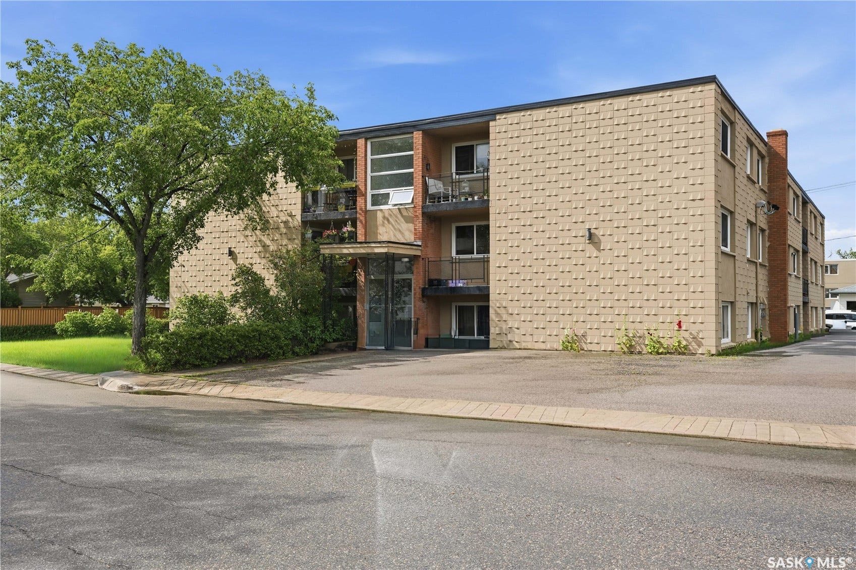 2620 5TH Avenue N, #8, Regina SK S4R 5E5