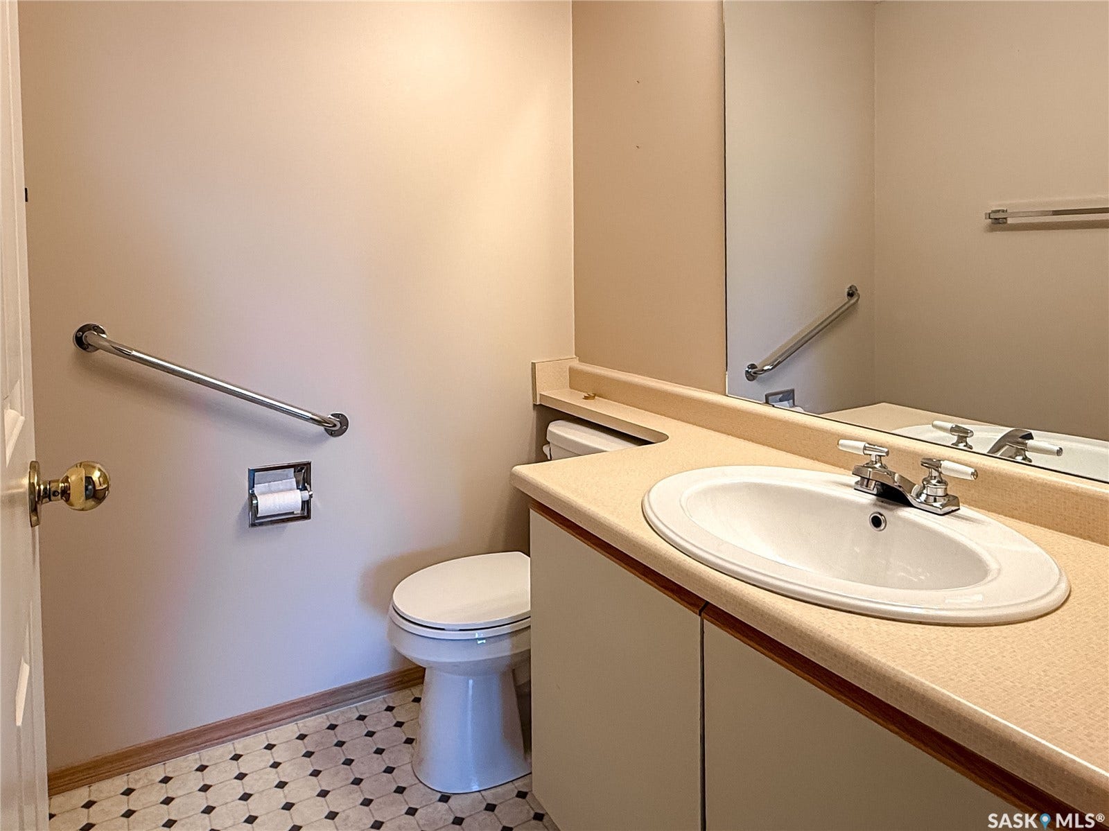 960 ASSINIBOINE Avenue E, #219, Regina SK S4V 2P8