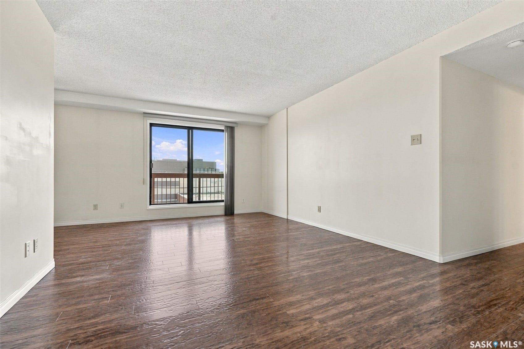 430 5th Avenue N, #502, Saskatoon SK S7K 6Z2