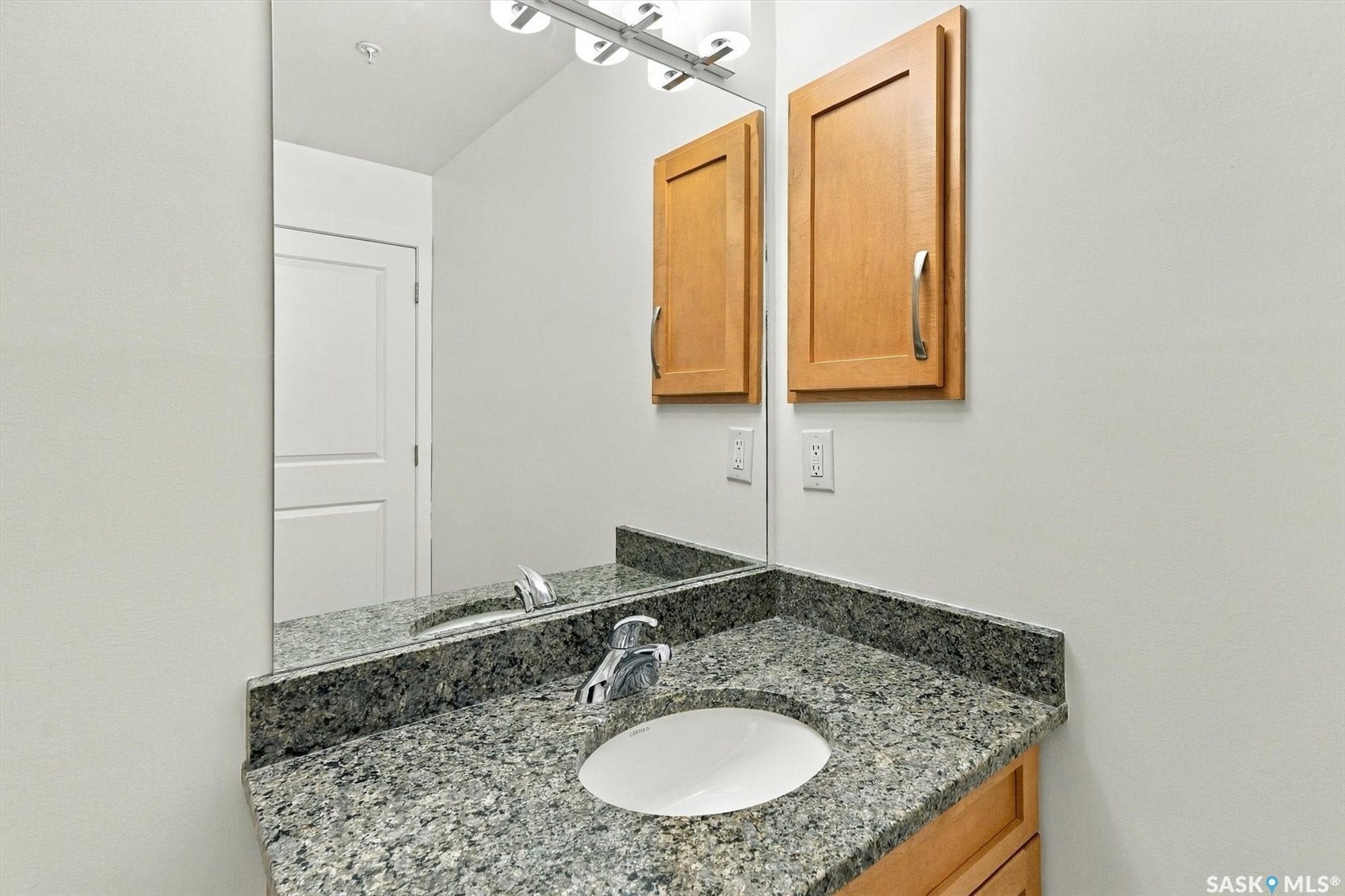 1035 Moss Avenue, #111, Saskatoon SK S7H 2E5