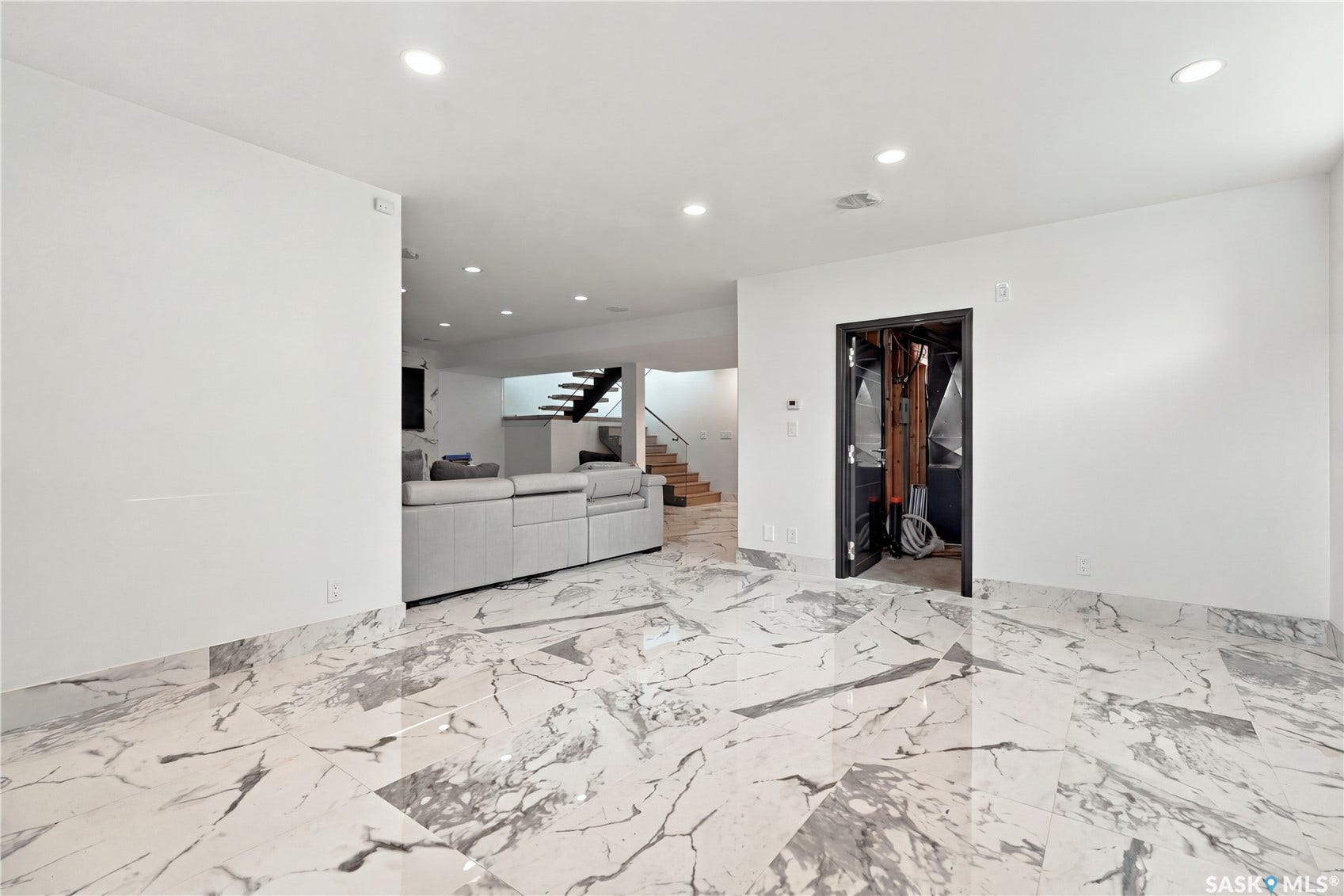 515 Pohorecky Lane, Saskatoon SK S7W 0L2