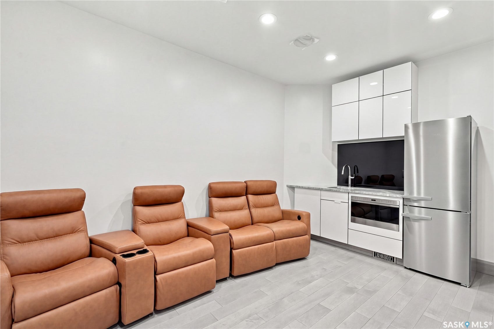 515 Pohorecky Lane, Saskatoon SK S7W 0L2
