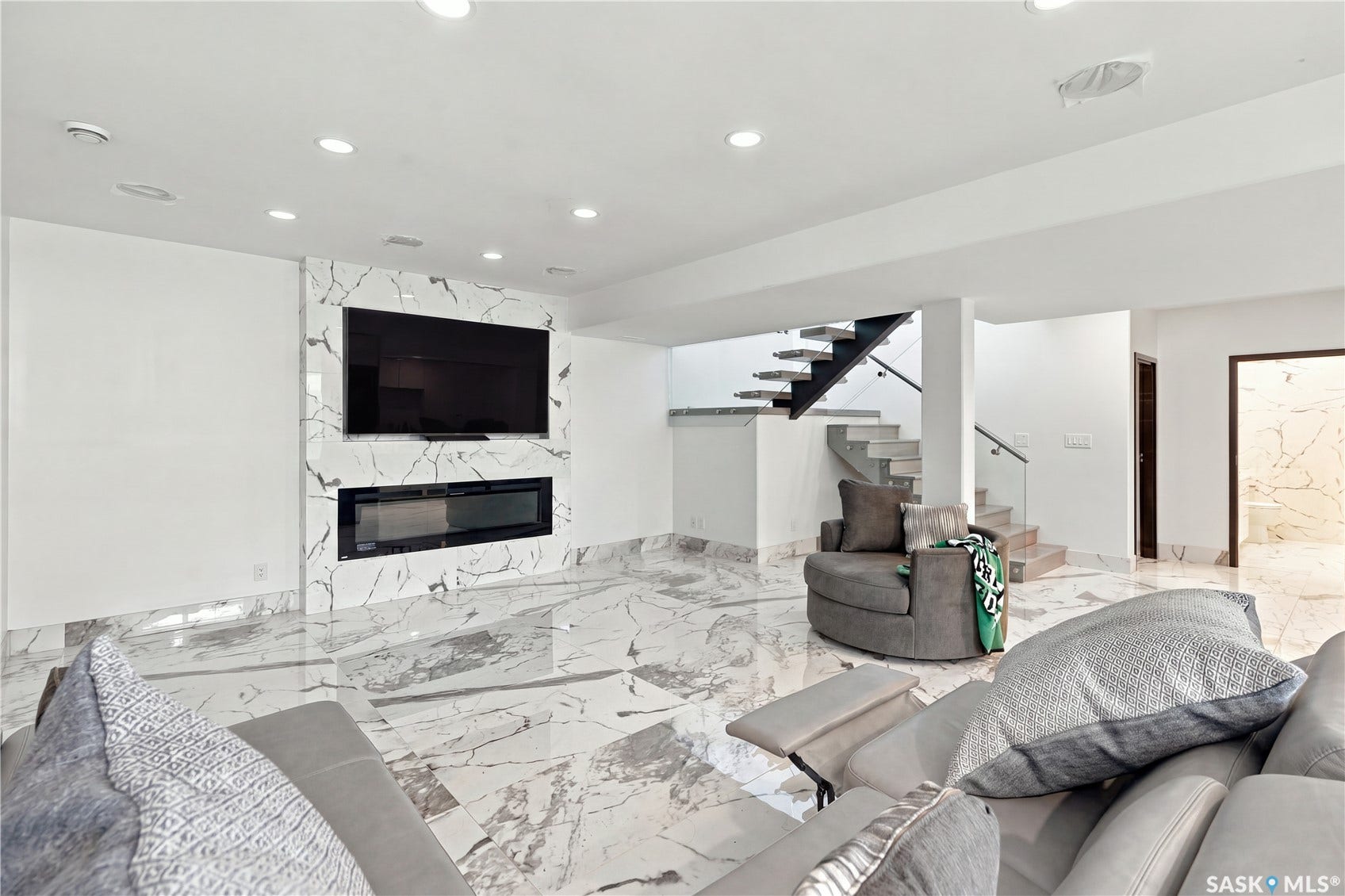 515 Pohorecky Lane, Saskatoon SK S7W 0L2