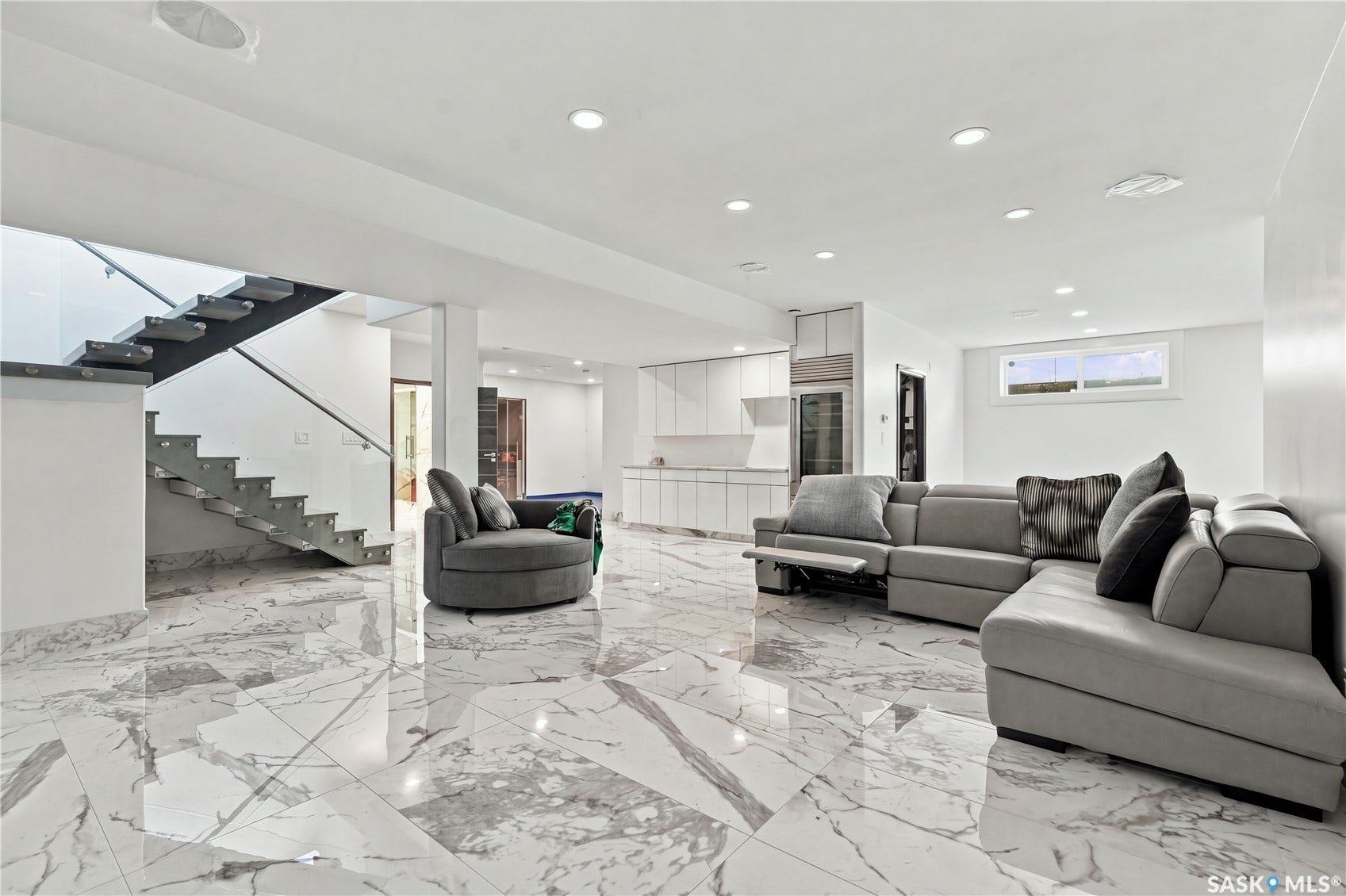 515 Pohorecky Lane, Saskatoon SK S7W 0L2