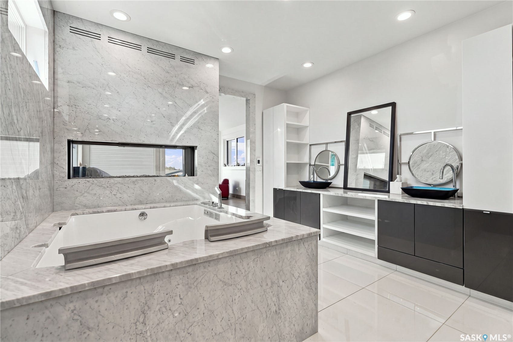 515 Pohorecky Lane, Saskatoon SK S7W 0L2