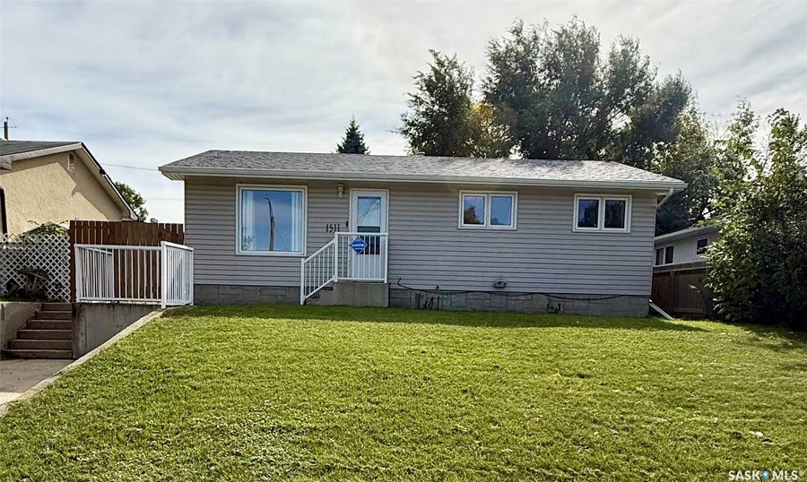 Property photo for 1511 Grandview Street W, Moose Jaw SK