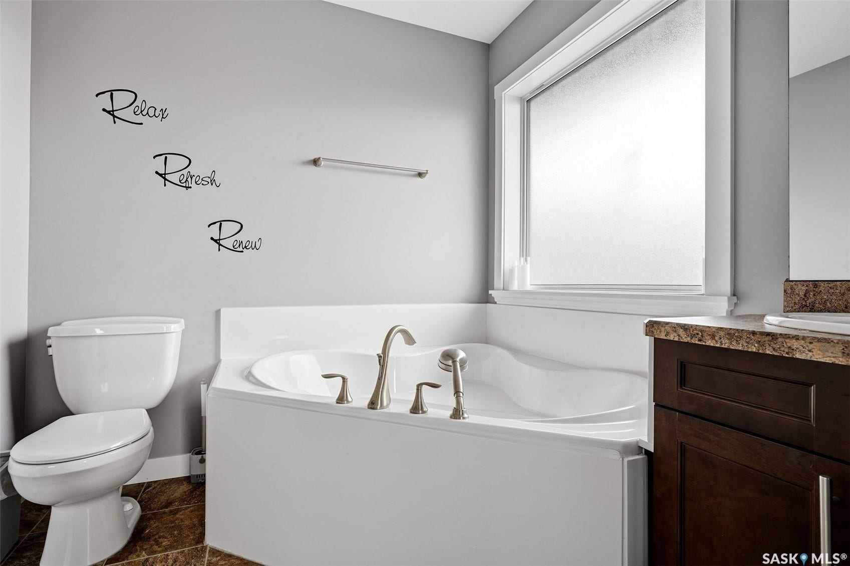 4555 Solie Crescent, Regina SK S4X 0B4 4555 Solie Crescent, Regina SK S4X 0B4