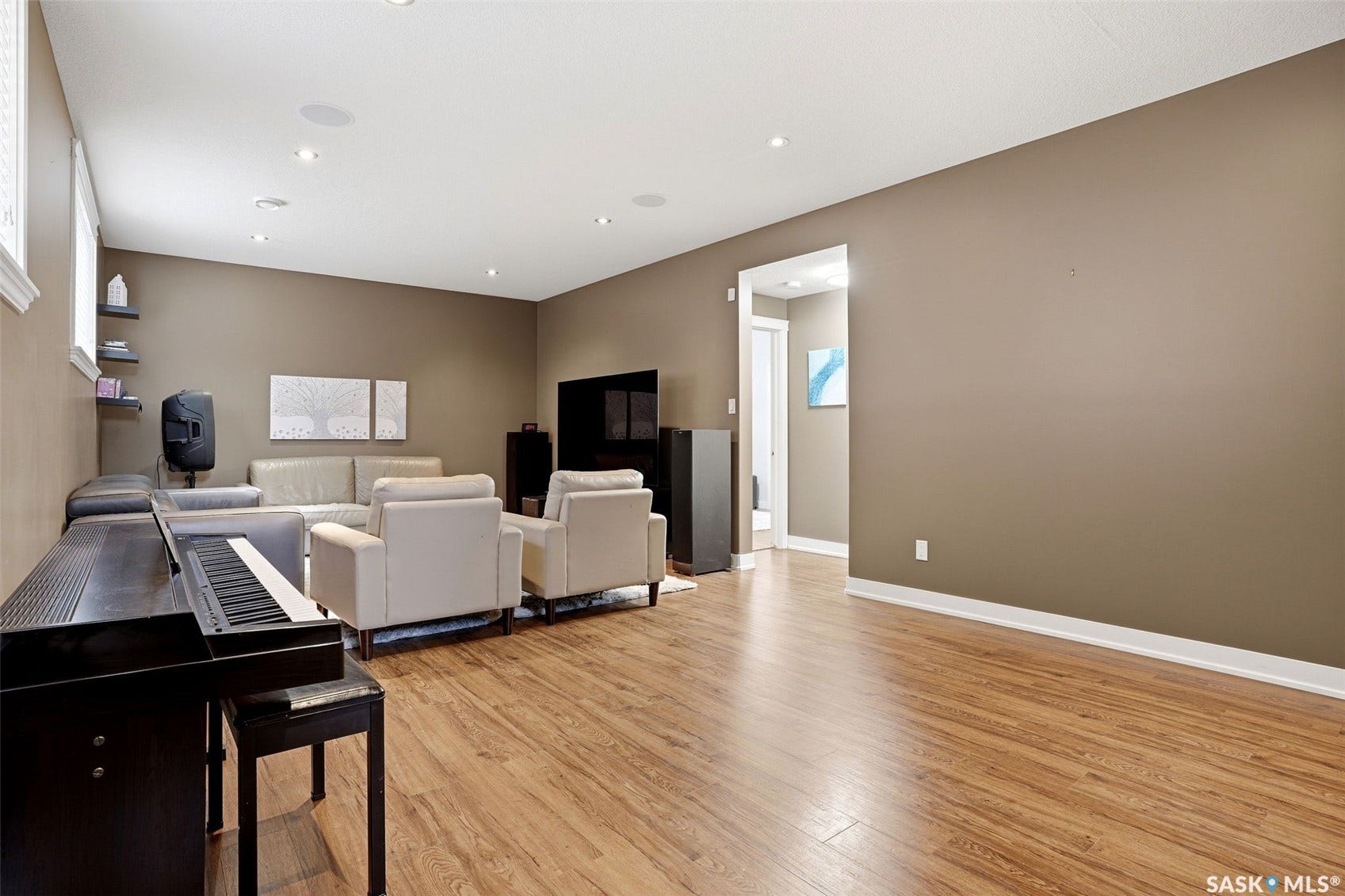 4555 Solie Crescent, Regina SK S4X 0B4 4555 Solie Crescent, Regina SK S4X 0B4