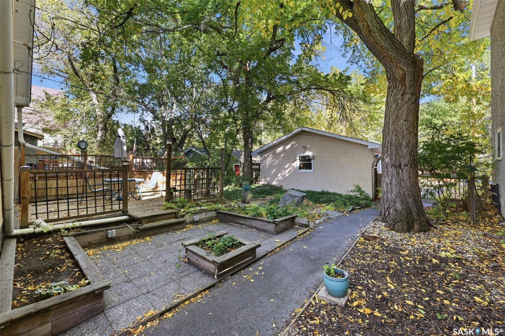 2917 Robinson Street, Regina SK S4S 1V2