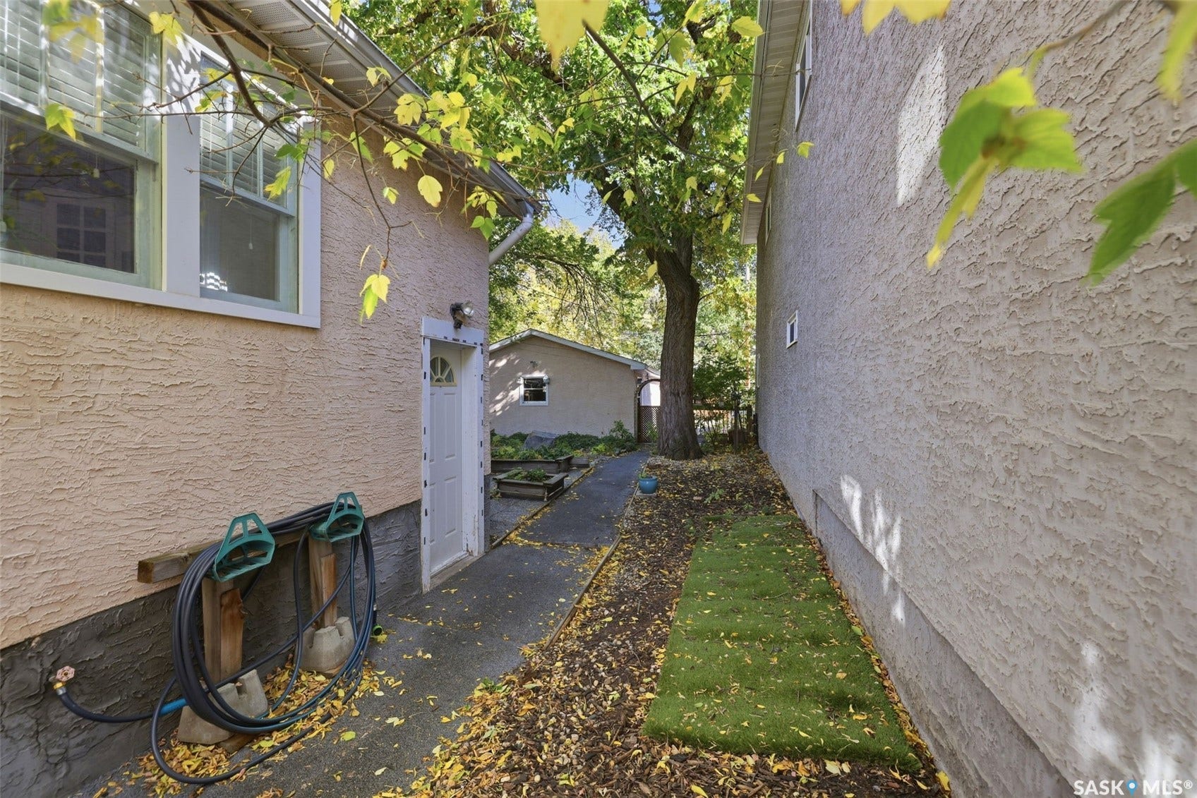 2917 Robinson Street, Regina SK S4S 1V2
