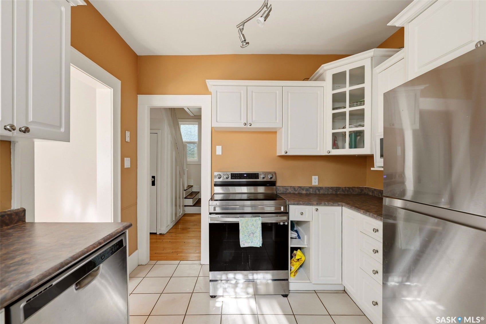 2917 Robinson Street, Regina SK S4S 1V2