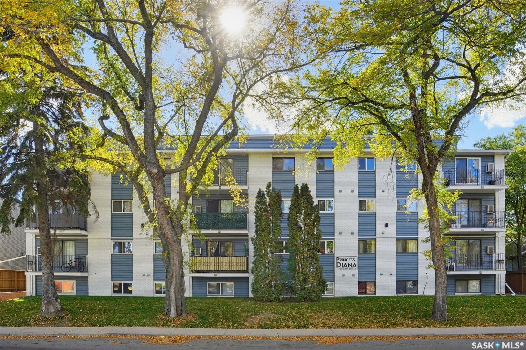 720 8th Street E, #104, Saskatoon SK S7H 0R3