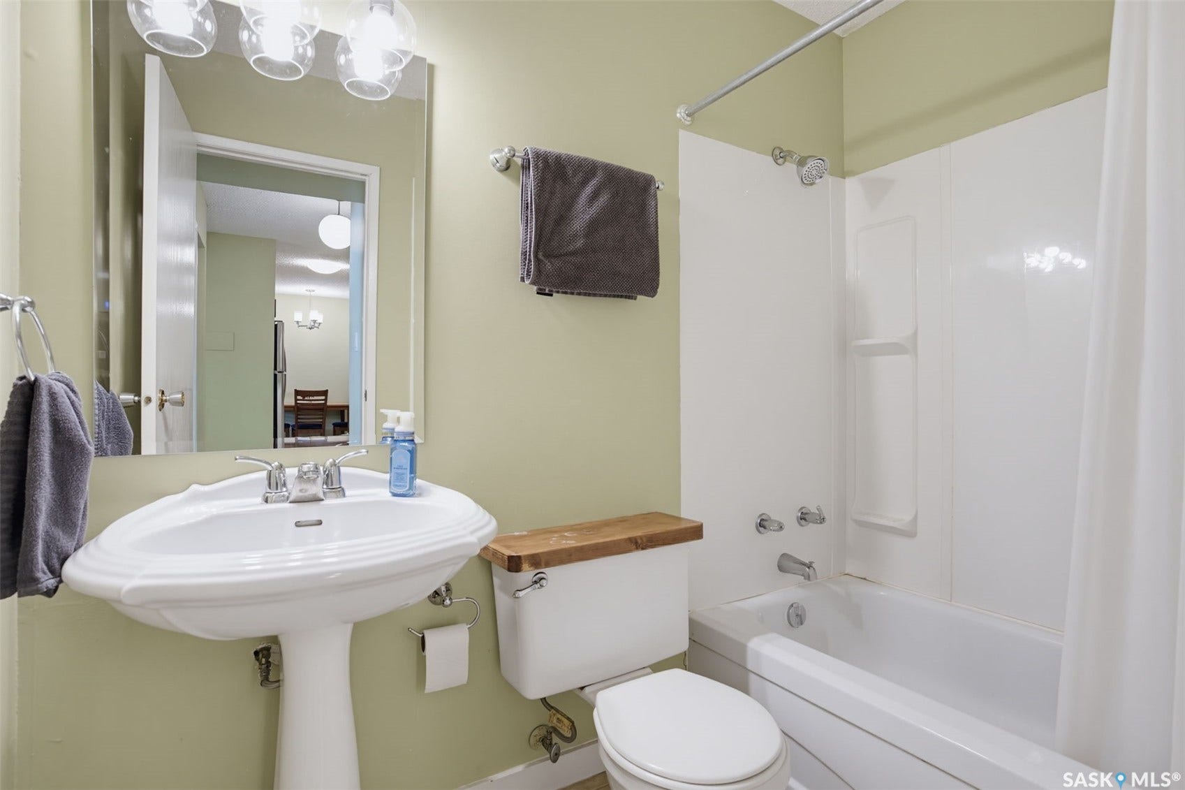 720 8th Street E, #104, Saskatoon SK S7H 0R3