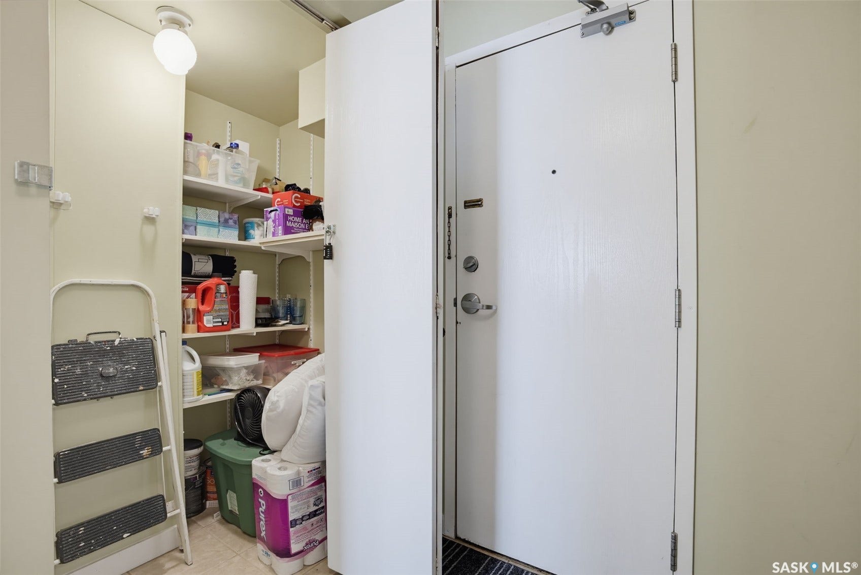 720 8th Street E, #104, Saskatoon SK S7H 0R3