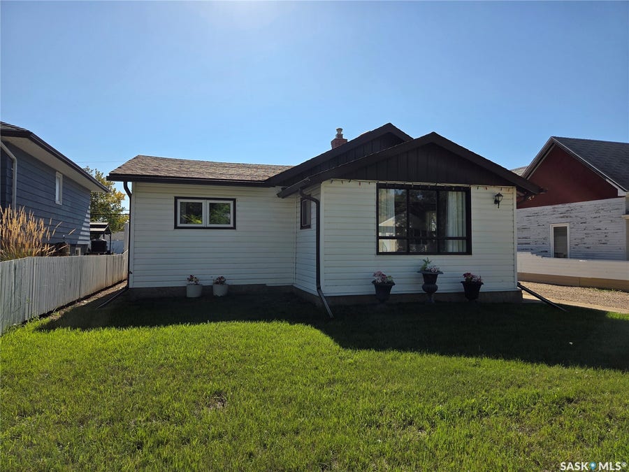 Property photo for 817 Stadacona Street E, Moose Jaw SK