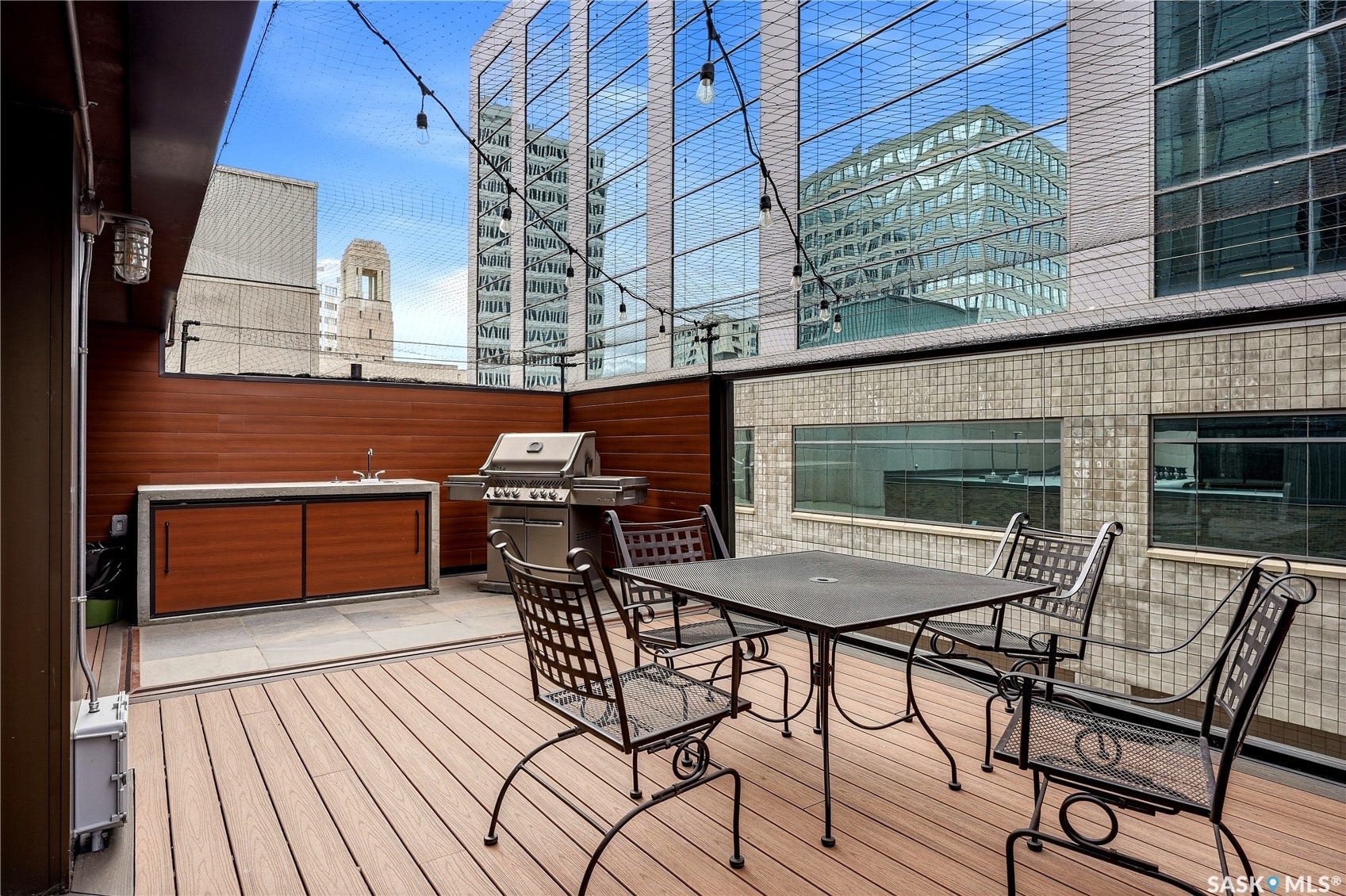 1914 Hamilton Street, #1007, Regina SK S4P 3N6 Outdoor decking with wood-finish planks