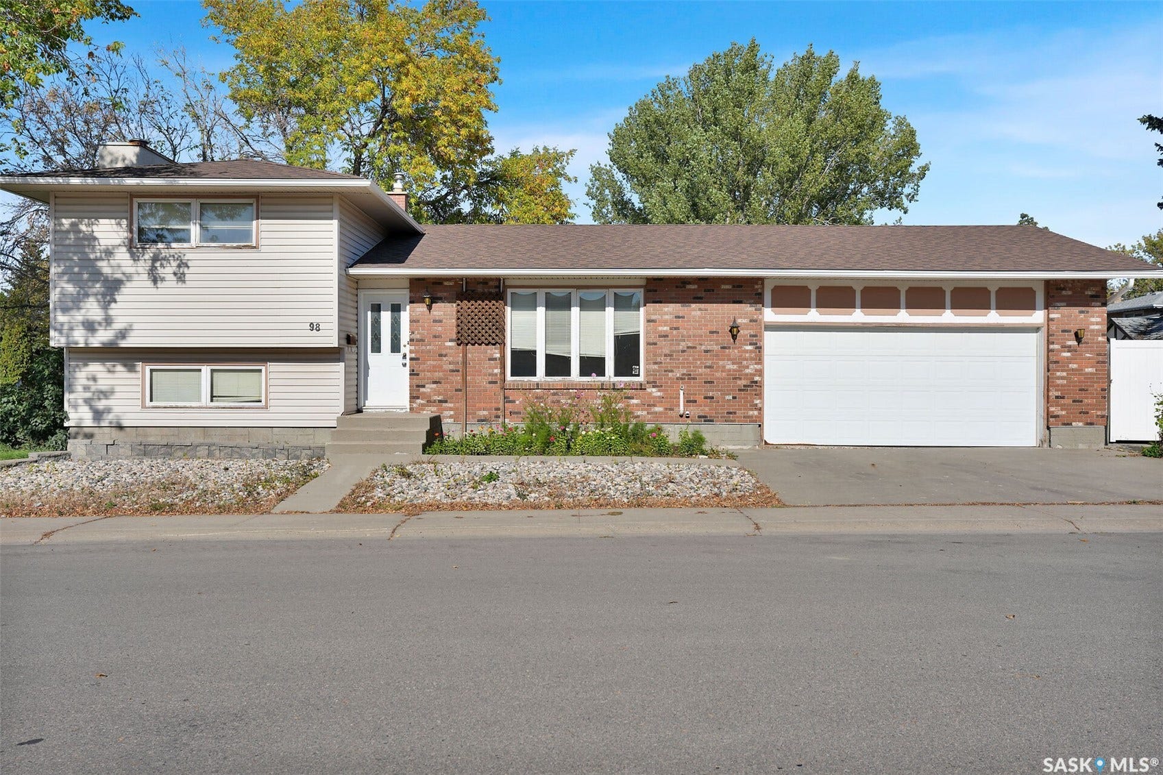 98 Alport Crescent, Regina SK S4R 7Y6