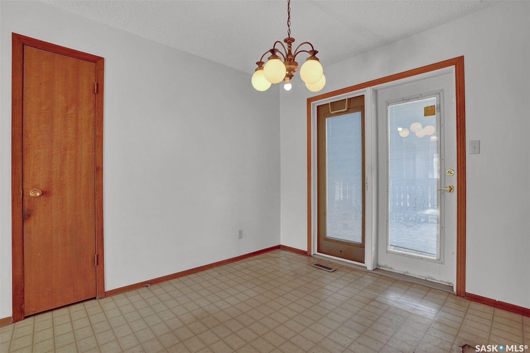 98 Alport Crescent, Regina SK S4R 7Y6