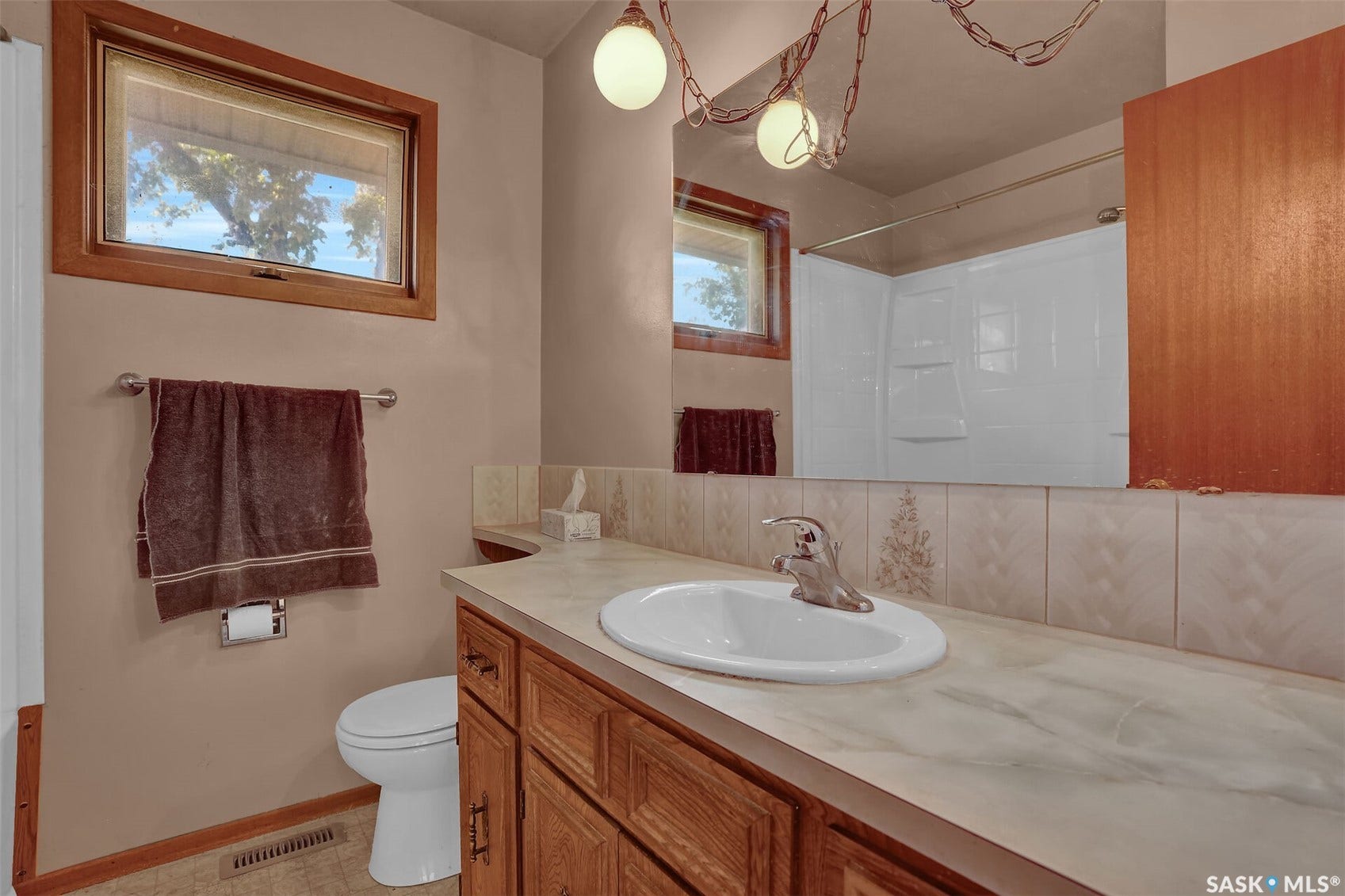 98 Alport Crescent, Regina SK S4R 7Y6