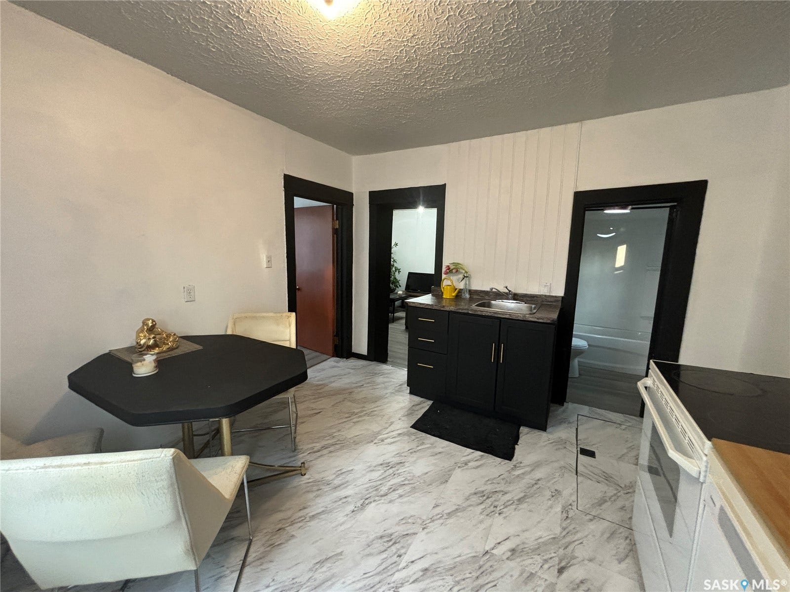 1235 12th Avenue, Regina SK S4P 0L2